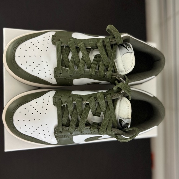 Nike | dunk low medium olive green | 7.5 - Picture 5 of 14